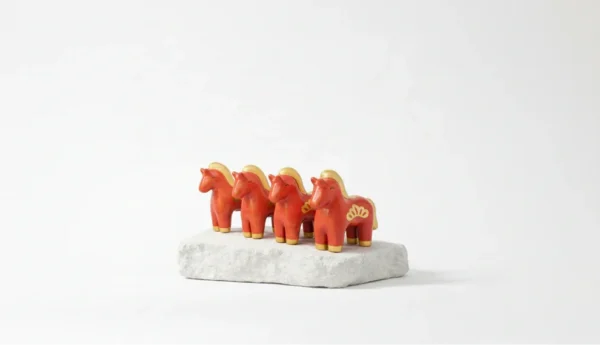 red-gold-horse-figurines-lineup-600x345 JAJI|福馬擺飾